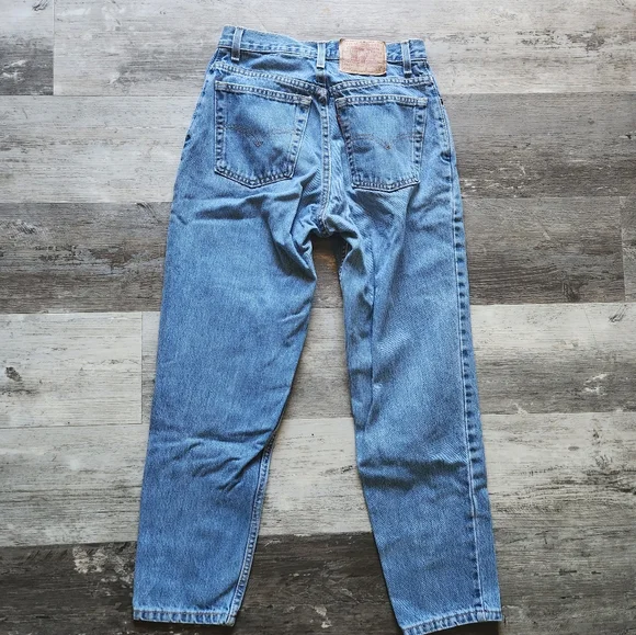 Vintage Levi's 550s - Picture 9 of 12
